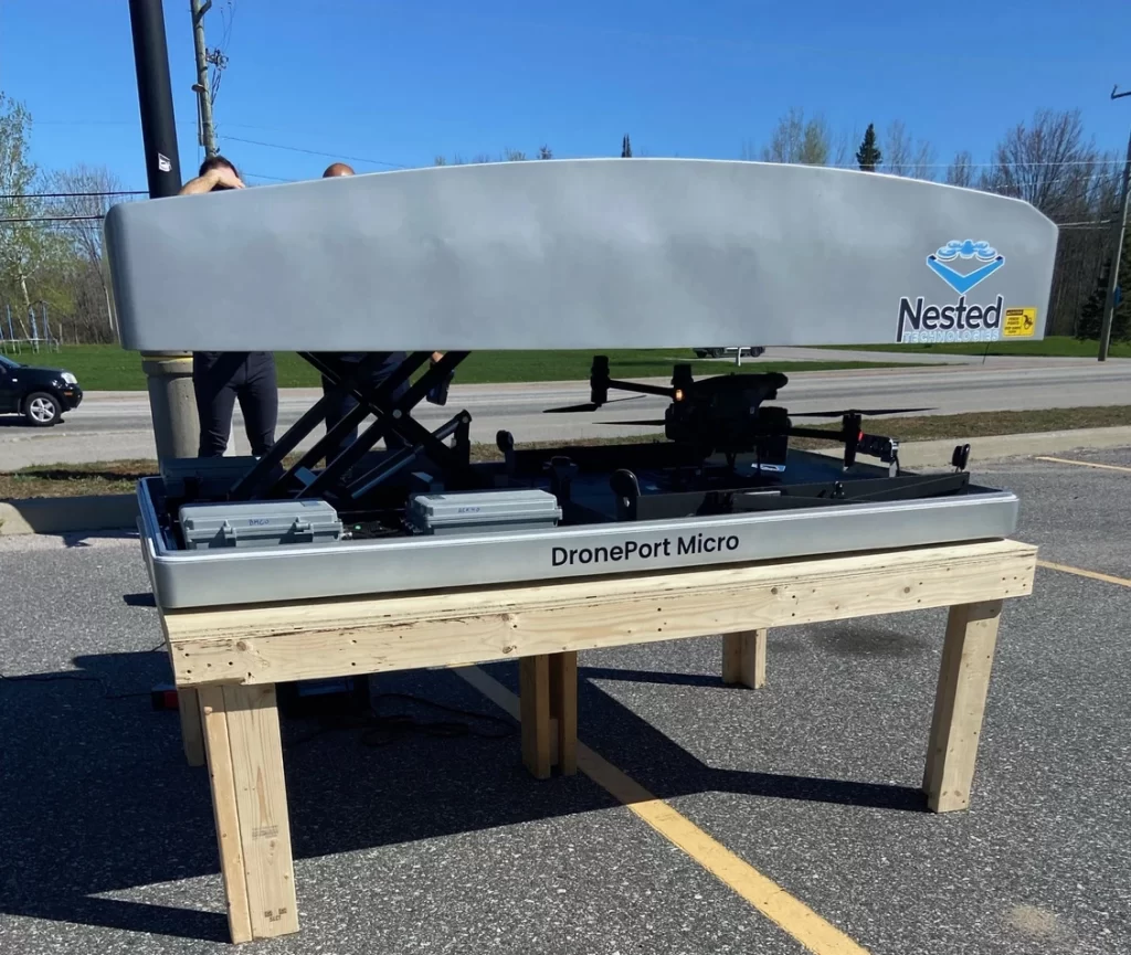 DCap in canada for search and rescue - HEISHA robot charging station