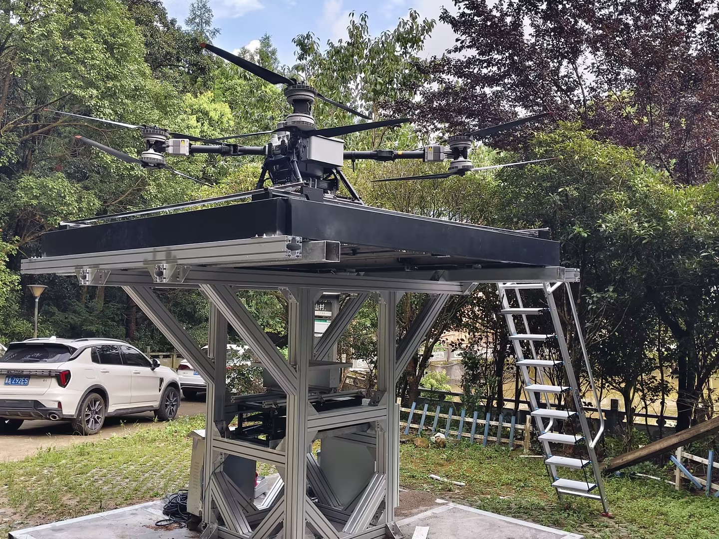 Ultimate logistics drone docking station: Heisha T231, simple